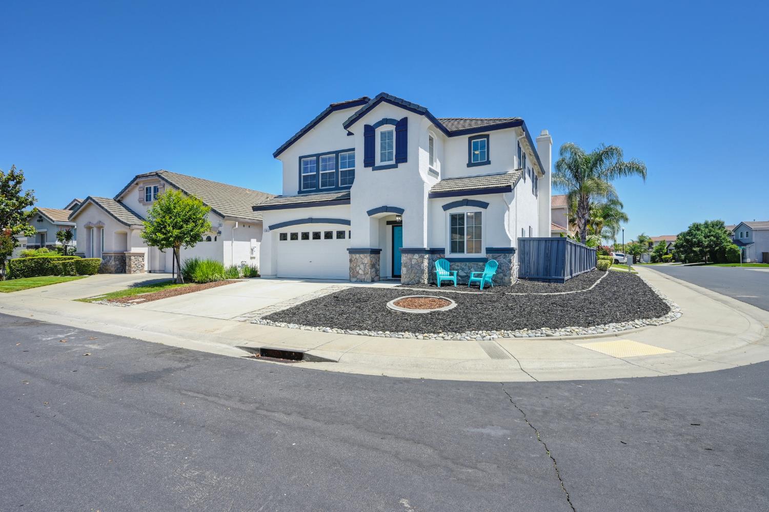 Detail Gallery Image 5 of 52 For 1700 Adrienne Dr, Roseville,  CA 95747 - 4 Beds | 3 Baths