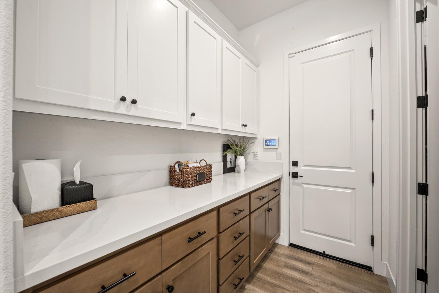 Detail Gallery Image 23 of 45 For 3180 Crocker Dr, Sacramento,  CA 95818 - 4 Beds | 3 Baths