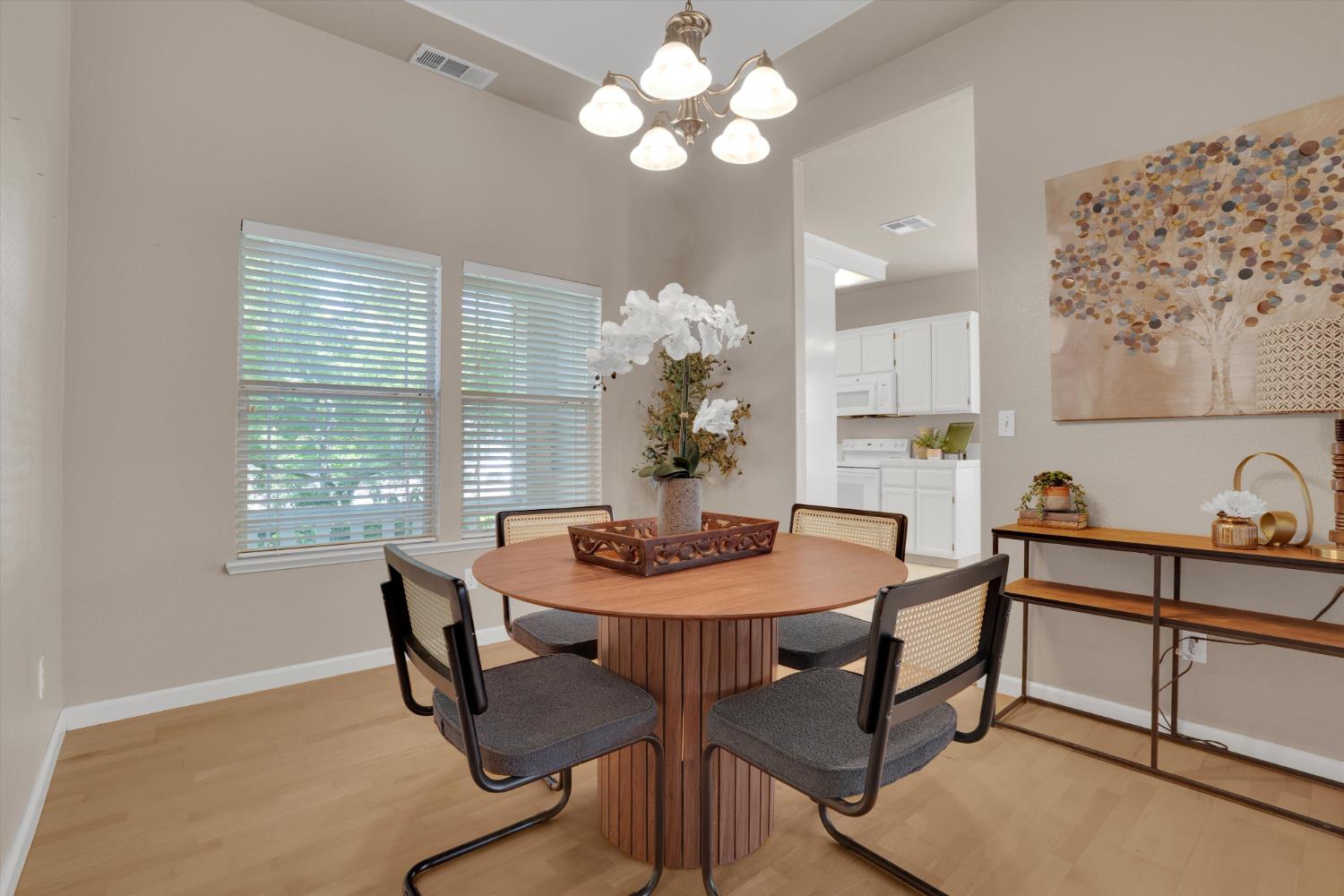 Detail Gallery Image 13 of 32 For 2625 Carmichael Way, Turlock,  CA 95382 - 3 Beds | 2 Baths