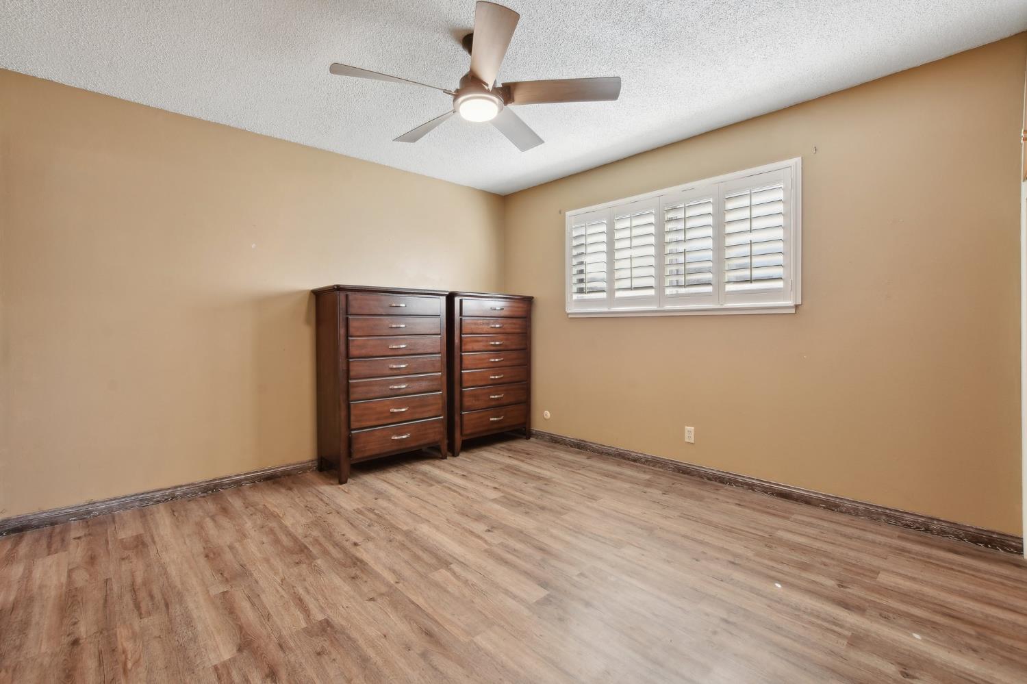 Detail Gallery Image 19 of 31 For 2408 El Lujo Way, Rancho Cordova,  CA 95670 - 3 Beds | 2 Baths