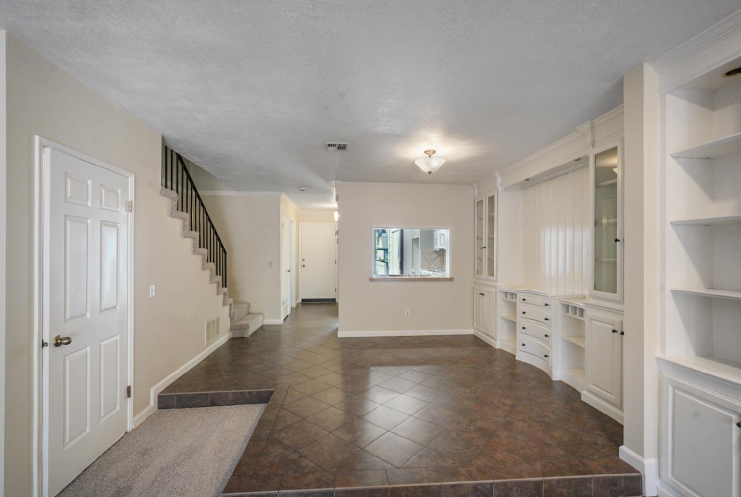 Detail Gallery Image 12 of 28 For 230 W Rumble Rd #B,  Modesto,  CA 95350 - 2 Beds | 1/1 Baths