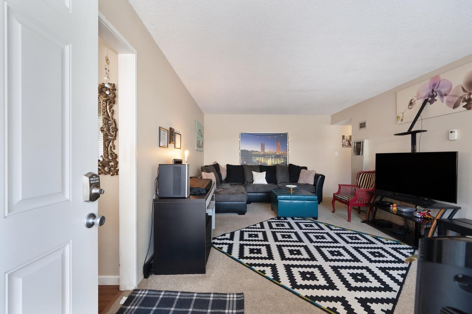 Detail Gallery Image 39 of 66 For 1424 Topaz Way, Sacramento,  CA 95864 - – Beds | – Baths