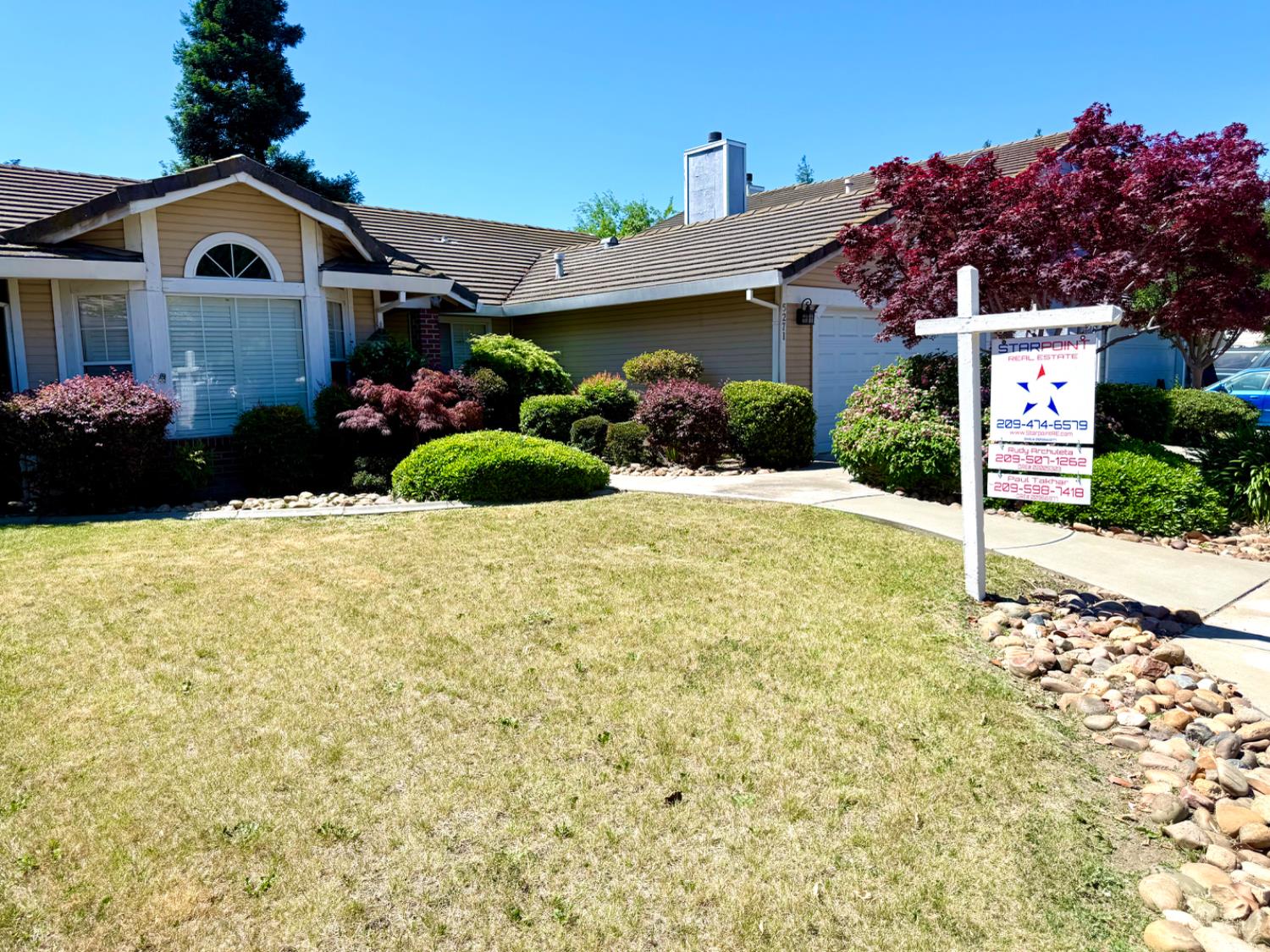 Detail Gallery Image 2 of 46 For 5271 Barbados Cir, Stockton,  CA 95210 - 4 Beds | 2 Baths