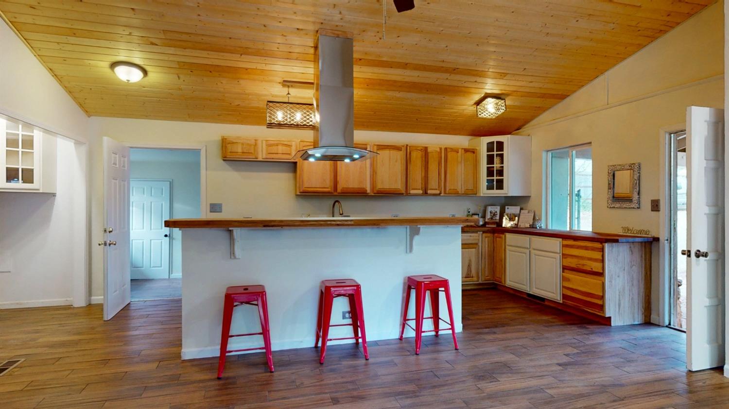 Detail Gallery Image 6 of 25 For 10128 Mills Rd, Grass Valley,  CA 95945 - 2 Beds | 2 Baths