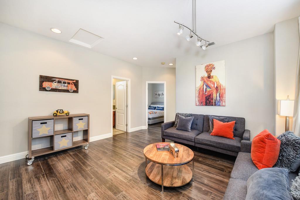 Detail Gallery Image 29 of 38 For 390 Caravaggio Way, Sacramento,  CA 95835 - 3 Beds | 2/1 Baths