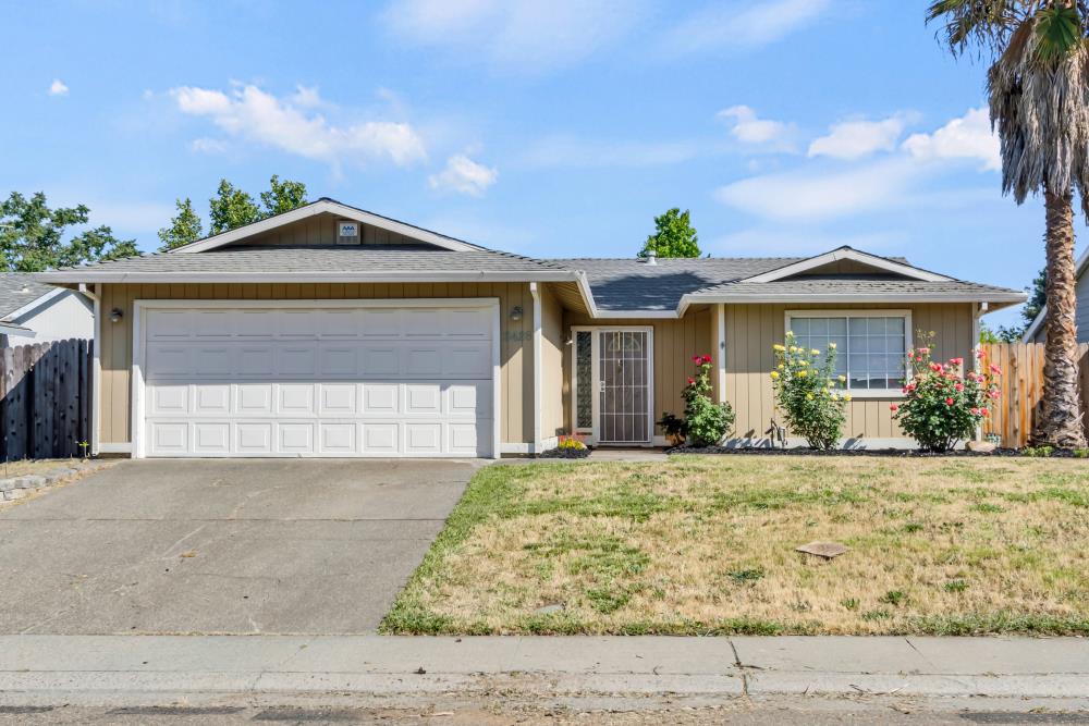 Detail Gallery Image 1 of 55 For 6428 Carmelwood Dr, Citrus Heights,  CA 95621 - 3 Beds | 2 Baths