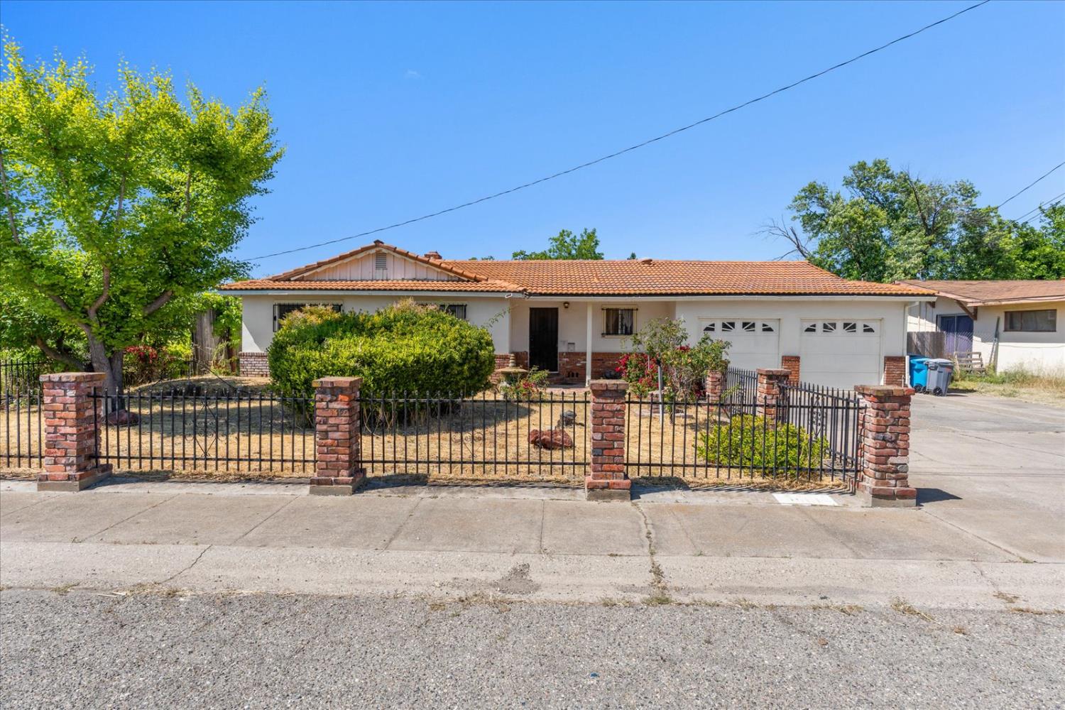 Detail Gallery Image 3 of 51 For 1961 17th St, Olivehurst,  CA 95961 - 3 Beds | 2 Baths