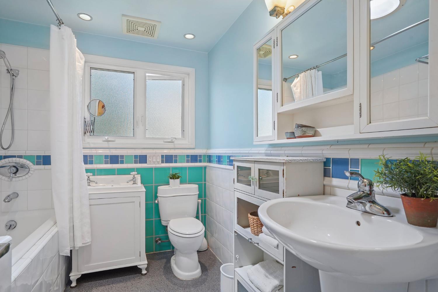 Photo #31: 225061604 Listing: Photo #31