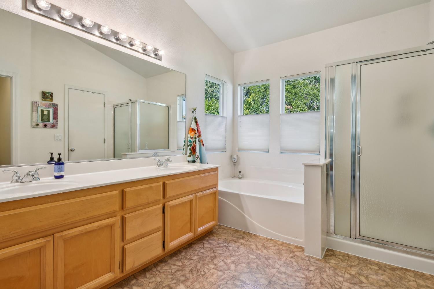 Detail Gallery Image 15 of 53 For 343 Coventry Cir, Folsom,  CA 95630 - 4 Beds | 2/1 Baths