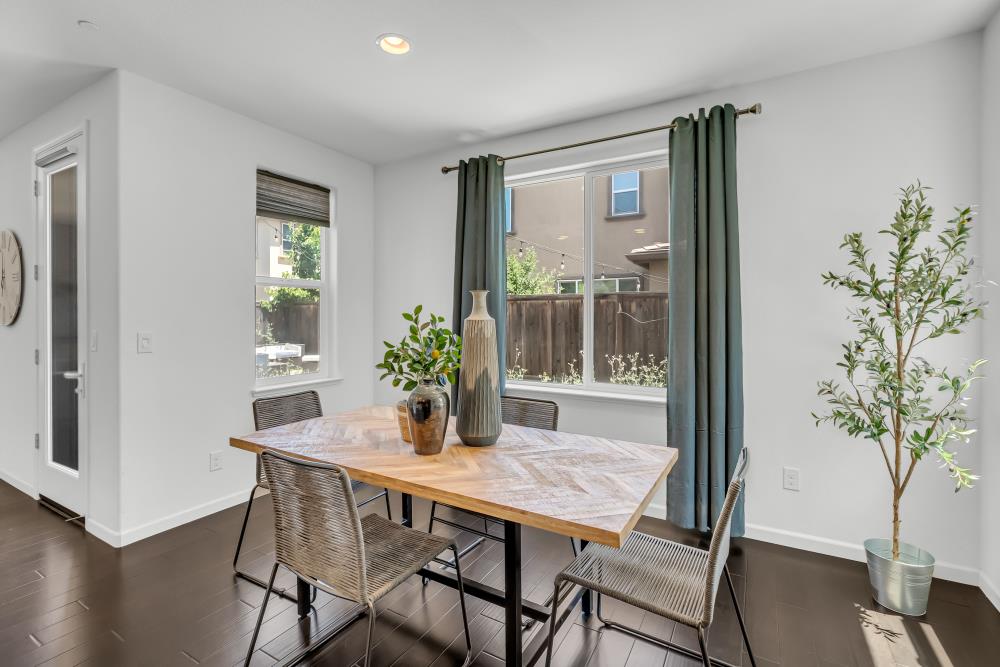 Detail Gallery Image 21 of 56 For 8373 Bronx Way, Sacramento,  CA 95829 - 3 Beds | 2/1 Baths