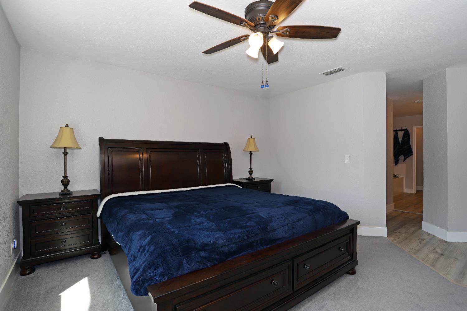 Detail Gallery Image 12 of 25 For 1928 University Park Dr, Sacramento,  CA 95825 - 3 Beds | 2/1 Baths