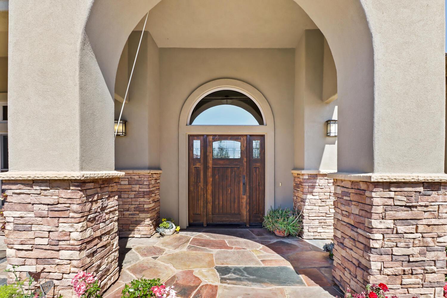 Detail Gallery Image 5 of 55 For 2253 Somerset Cir, Woodland,  CA 95776 - 3 Beds | 2 Baths