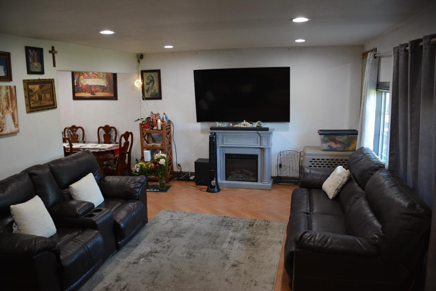 Detail Gallery Image 3 of 19 For 148 Puerto Golfito Ct, San Jose,  CA 95116 - 4 Beds | 2/1 Baths