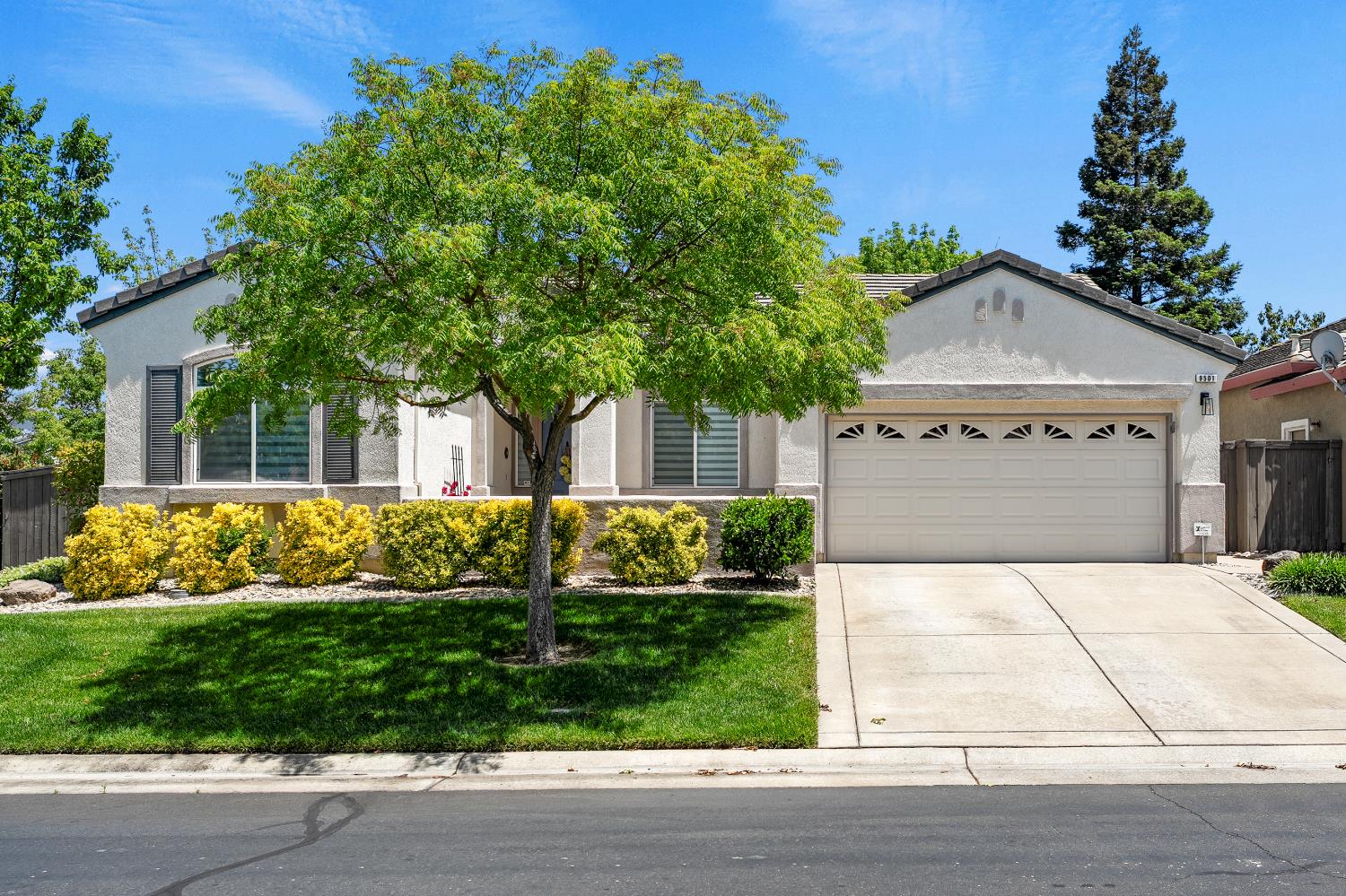 Detail Gallery Image 1 of 65 For 9501 Misty Cove Ln, Elk Grove,  CA 95758 - 2 Beds | 2 Baths