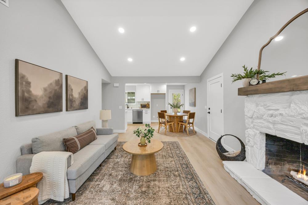 Detail Gallery Image 8 of 43 For 7652 Leineke Ln, Citrus Heights,  CA 95610 - 3 Beds | 2 Baths