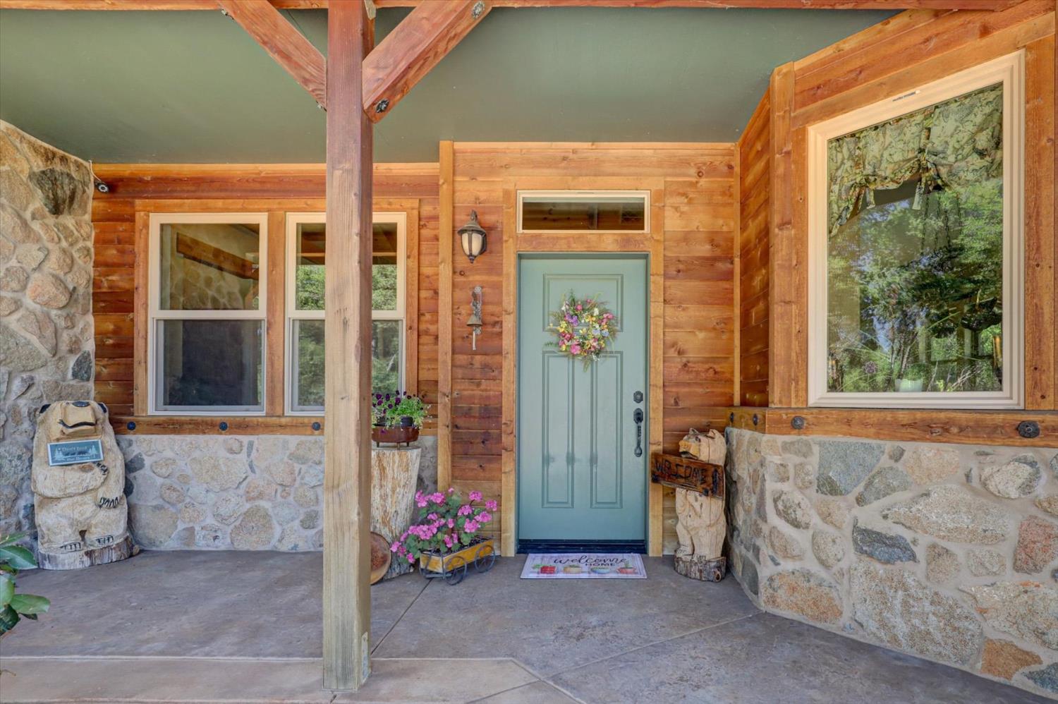 Detail Gallery Image 4 of 97 For 17620 Red Ball Cir, Grass Valley,  CA 95949 - 2 Beds | 2 Baths