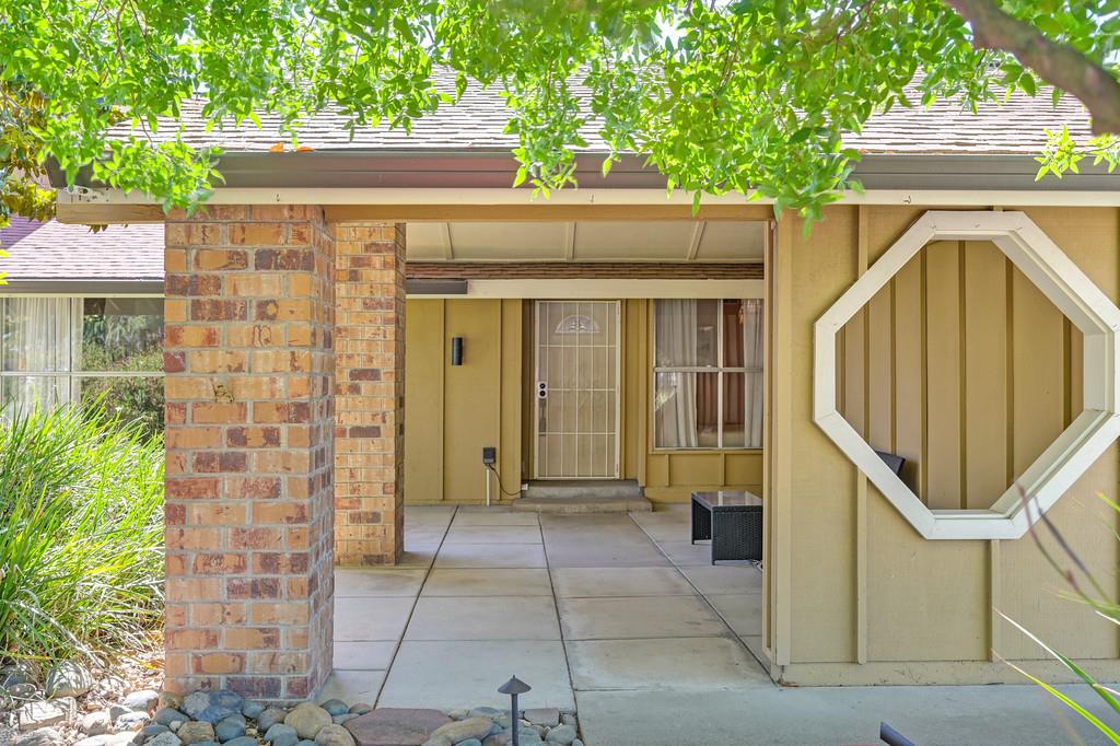 Detail Gallery Image 3 of 40 For 4717 Selkirk Way, Fair Oaks,  CA 95628 - 4 Beds | 2 Baths