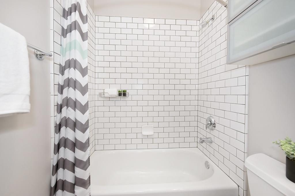 Detail Gallery Image 27 of 33 For 2117 S St #204,  Sacramento,  CA 95816 - 2 Beds | 2 Baths