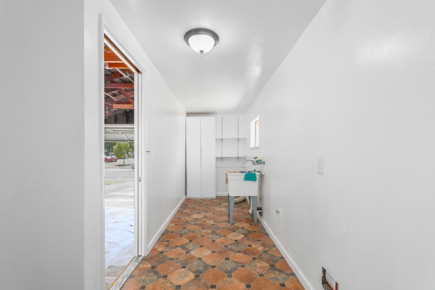 Detail Gallery Image 16 of 40 For 5705 Rickey Drive, Sacramento,  CA 95822 - 3 Beds | 2 Baths