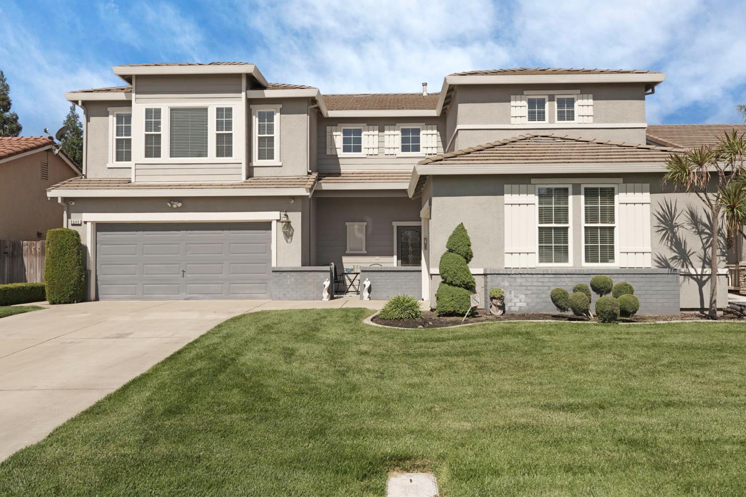 Detail Gallery Image 2 of 54 For 5545 Saxon Ave, Riverbank,  CA 95367 - 5 Beds | 3 Baths