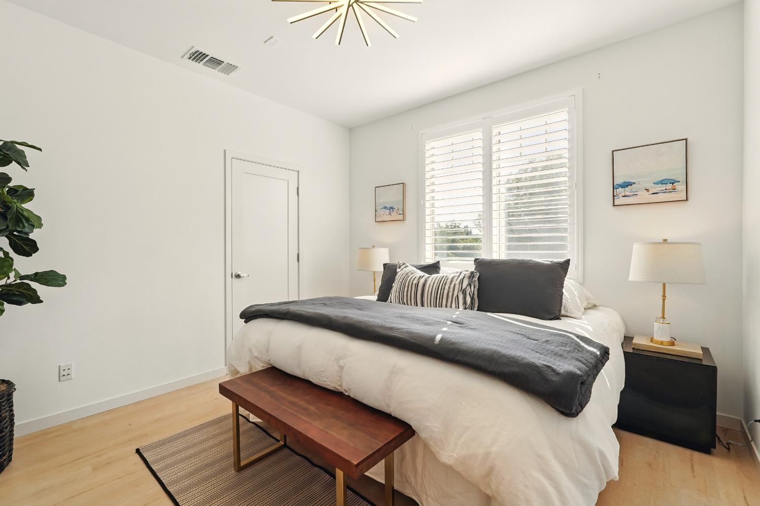 Detail Gallery Image 19 of 25 For 2601 Cleat Ln, Sacramento,  CA 95818 - 2 Beds | 2/1 Baths