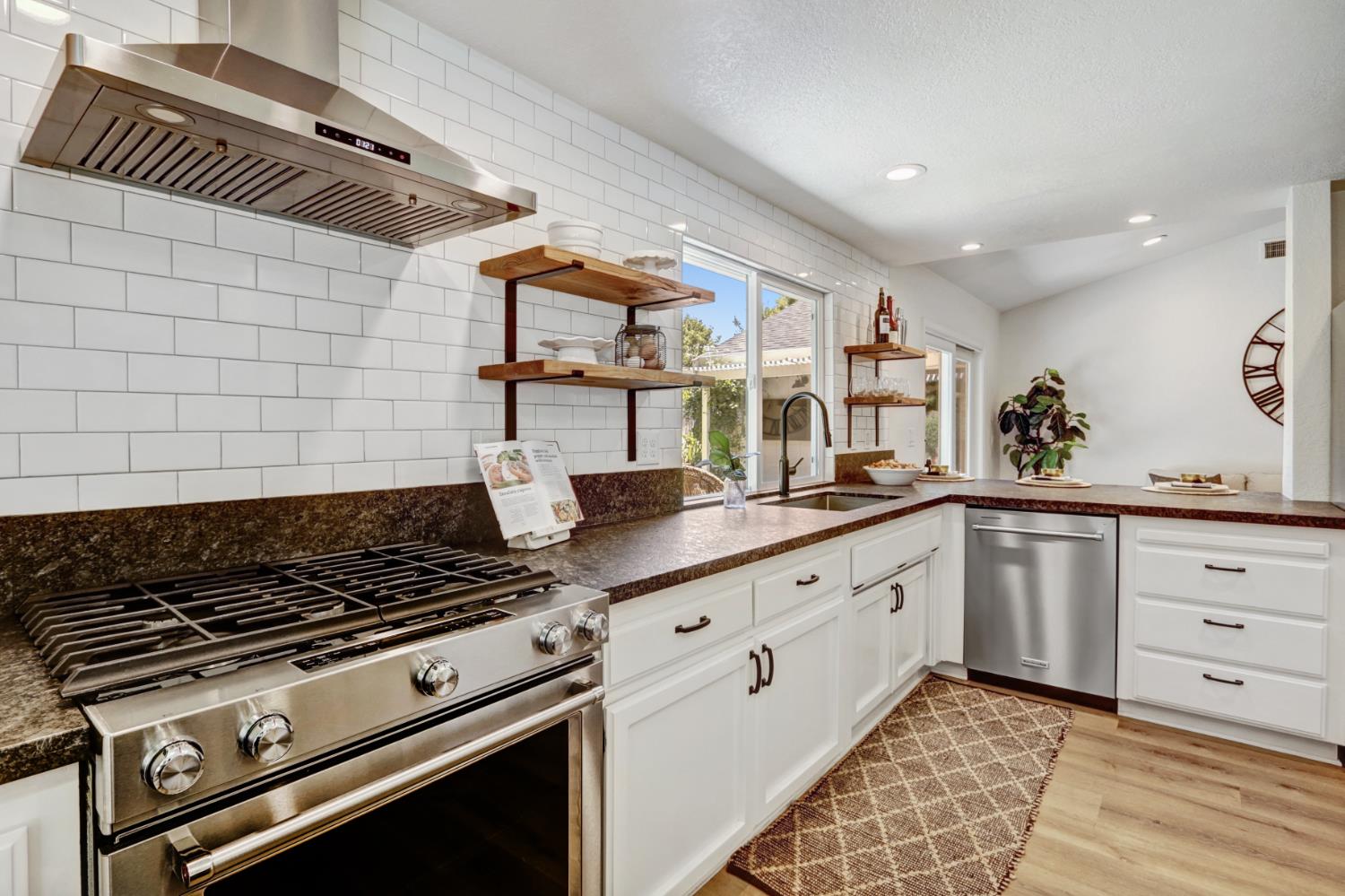 Detail Gallery Image 18 of 38 For 4939 Kurz Cir, Carmichael,  CA 95608 - 3 Beds | 2 Baths