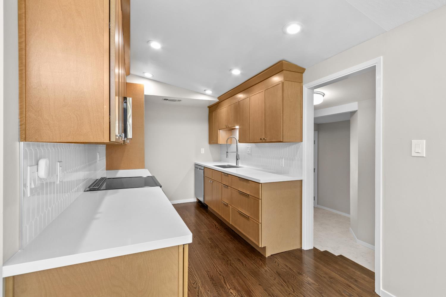 Detail Gallery Image 19 of 65 For 4937 Donovan Dr, Carmichael,  CA 95608 - 3 Beds | 2 Baths