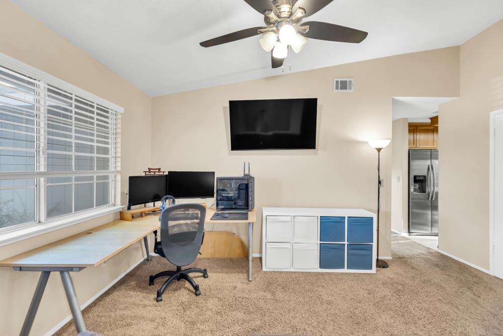 Detail Gallery Image 5 of 42 For 574 Ewell Ct, Galt,  CA 95632 - 3 Beds | 2 Baths