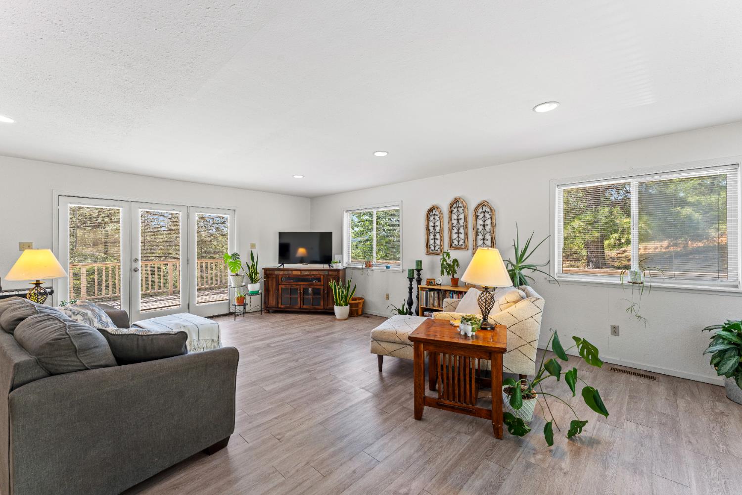 Detail Gallery Image 9 of 51 For 14056 Frenchtown Rd, Oregon House,  CA 95962 - 3 Beds | 2 Baths