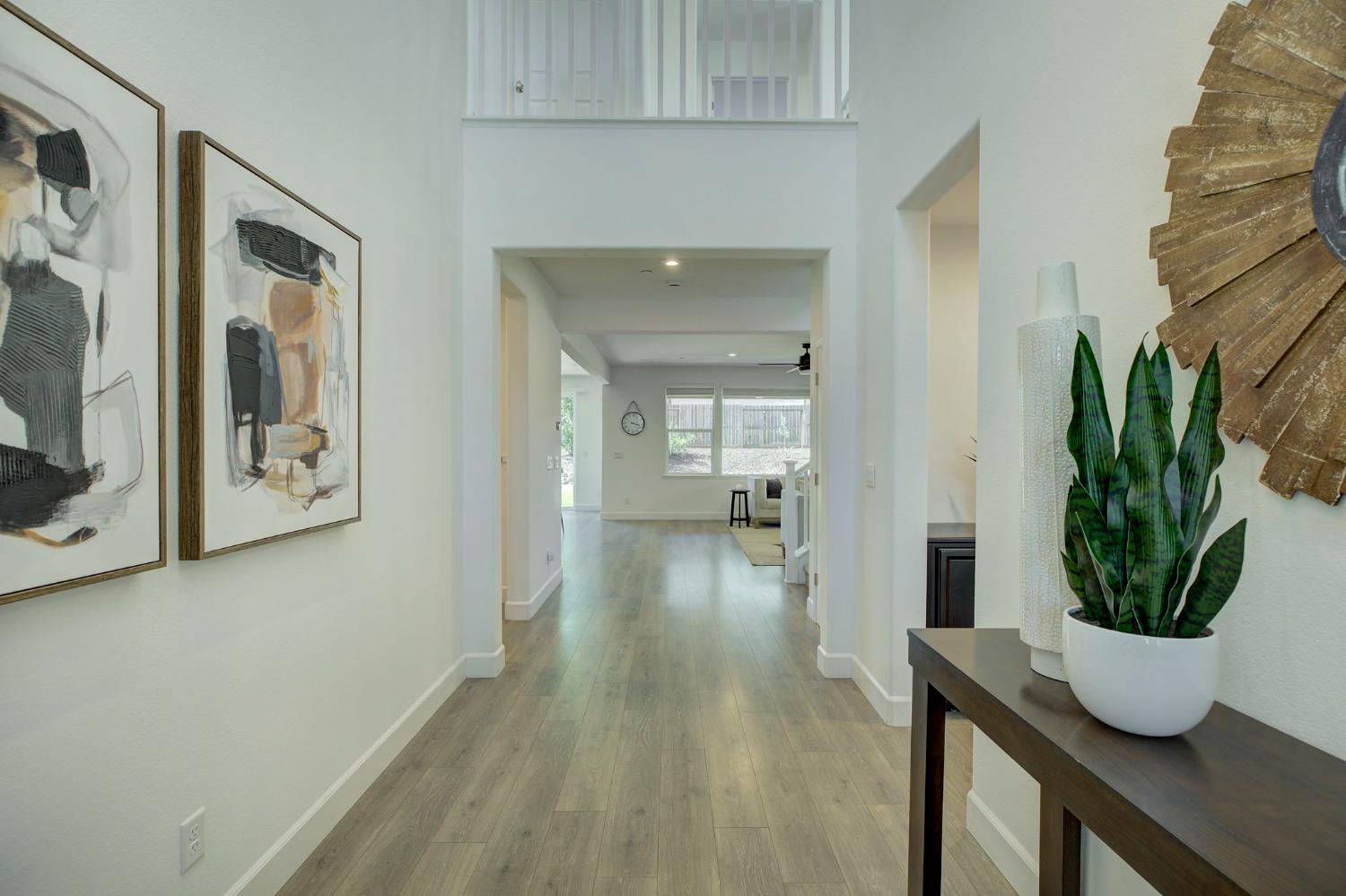 Detail Gallery Image 4 of 50 For 1216 Fence Post Way, Roseville,  CA 95747 - 4 Beds | 4 Baths