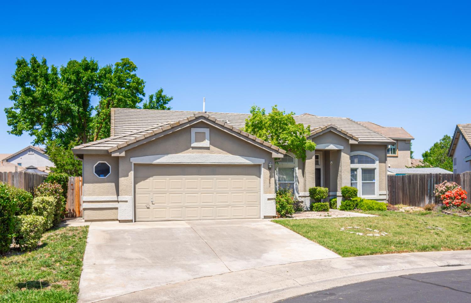 Detail Gallery Image 5 of 48 For 9051 Allenford Pl, Elk Grove,  CA 95624 - 3 Beds | 2 Baths