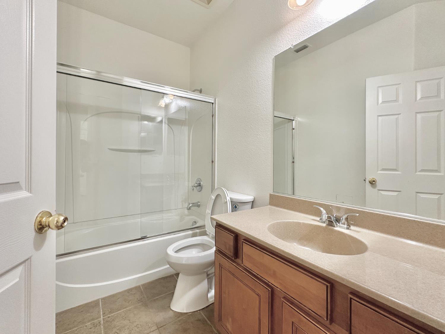 Detail Gallery Image 19 of 24 For 5666 La Casa Way, Sacramento,  CA 95835 - 3 Beds | 2 Baths