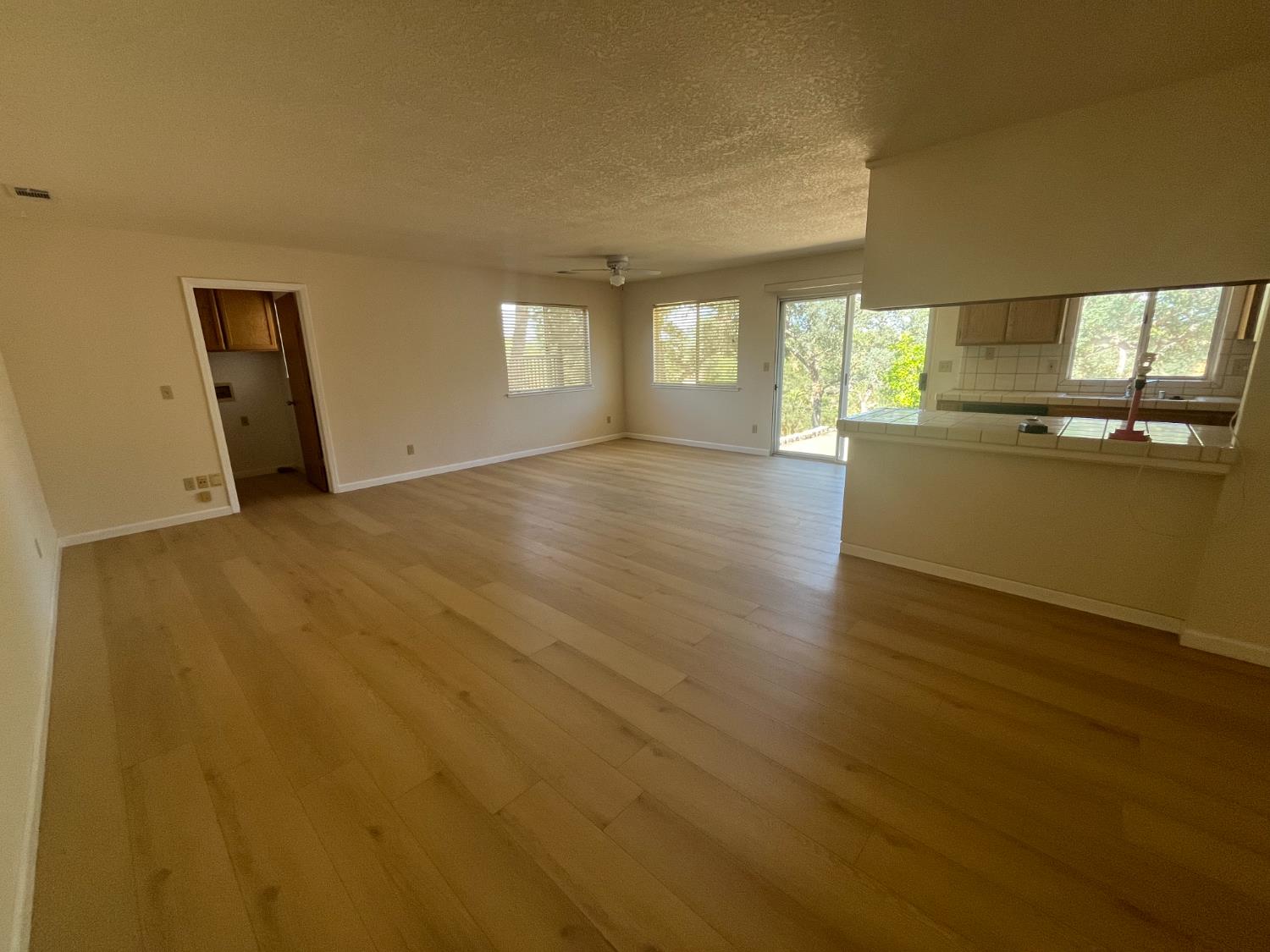 Detail Gallery Image 6 of 24 For 53 S Wallace Lake Dr, Wallace,  CA 95254 - 3 Beds | 2 Baths