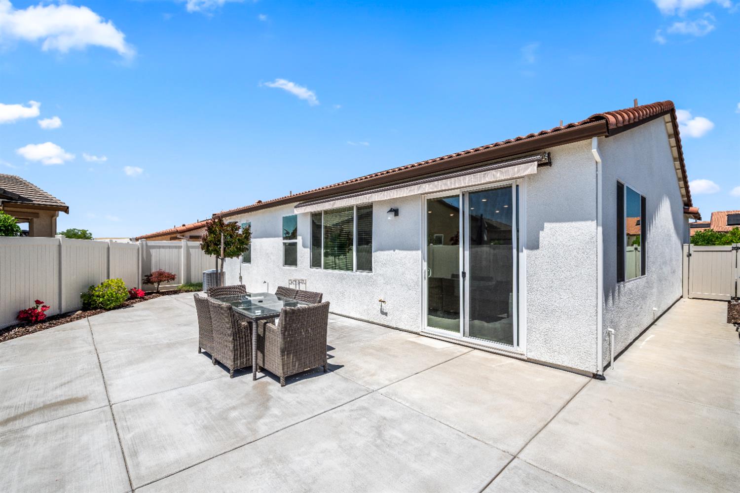 Detail Gallery Image 28 of 43 For 8924 El Cielo Ln, El Dorado Hills,  CA 95762 - 2 Beds | 2 Baths