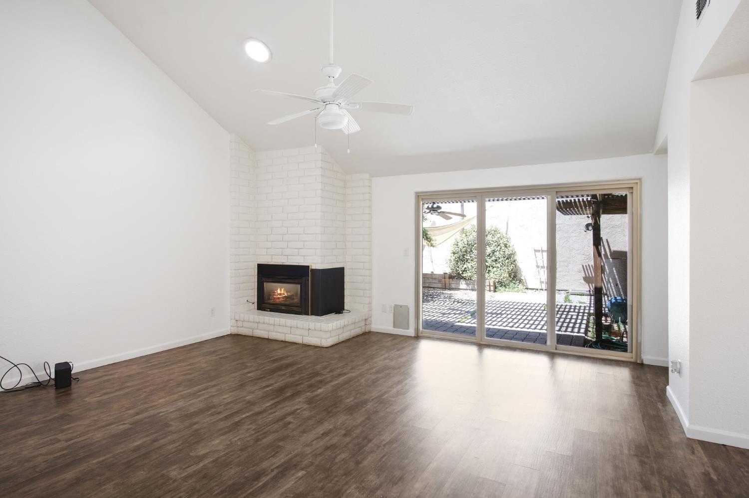 Detail Gallery Image 14 of 30 For 1821 Laurel Oak Dr, Modesto,  CA 95354 - 2 Beds | 2 Baths