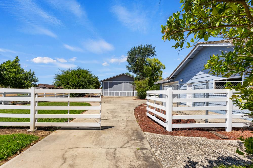 Detail Gallery Image 64 of 69 For 8744 Rubia Dr, Elk Grove,  CA 95624 - 3 Beds | 2/1 Baths