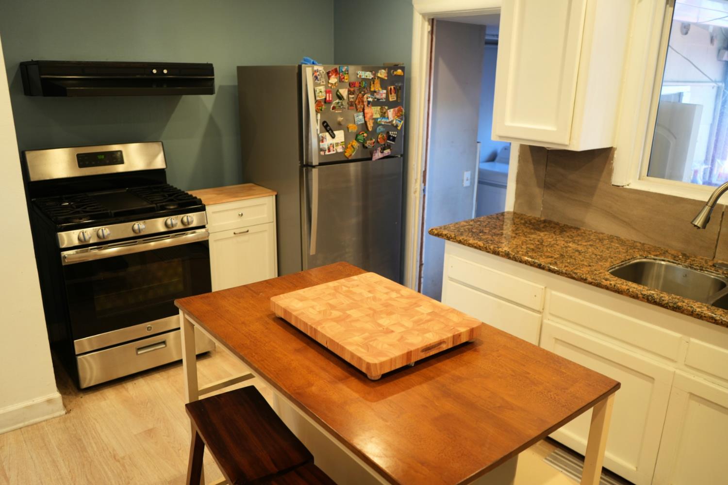 Detail Gallery Image 5 of 13 For 24862 Soto Rd, Hayward,  CA 94544 - 2 Beds | 1 Baths