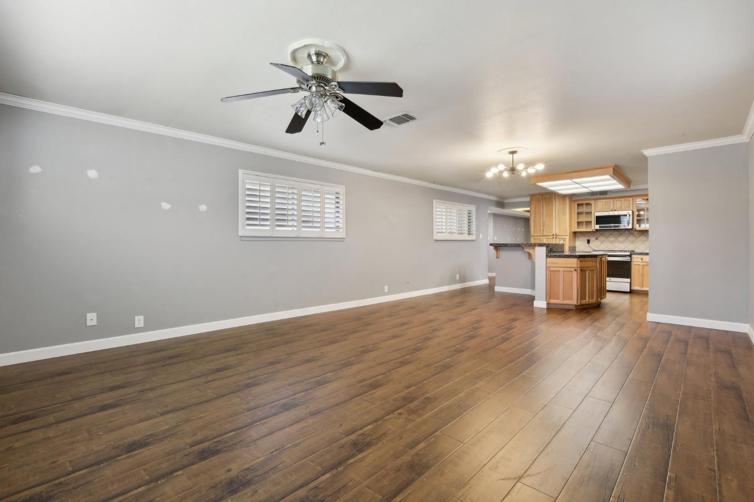 Detail Gallery Image 4 of 31 For 2408 El Lujo Way, Rancho Cordova,  CA 95670 - 3 Beds | 2 Baths