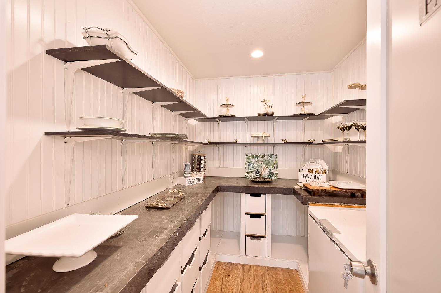 Detail Gallery Image 8 of 21 For 8174 Joe Rodgers Rd, Granite Bay,  CA 95746 - 3 Beds | 2/1 Baths
