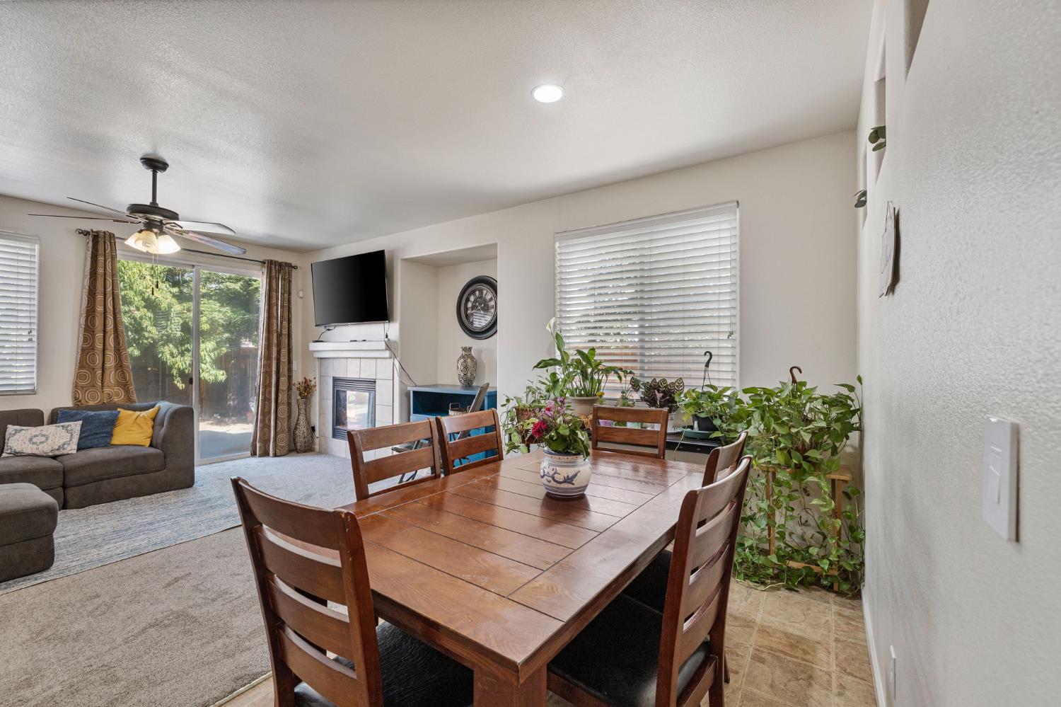 Detail Gallery Image 10 of 25 For 2081 Tangerine Ave, Madera,  CA 93637 - 3 Beds | 2 Baths