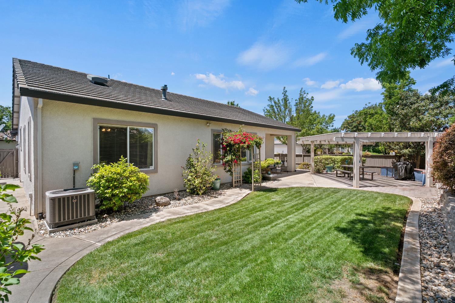 Detail Gallery Image 49 of 65 For 9501 Misty Cove Ln, Elk Grove,  CA 95758 - 2 Beds | 2 Baths
