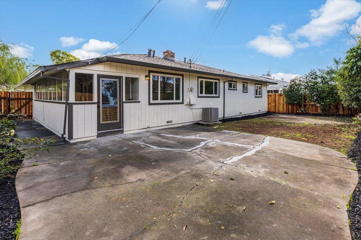 Detail Gallery Image 23 of 27 For 7538 Circle Pkwy, Sacramento,  CA 95823 - 3 Beds | 2 Baths