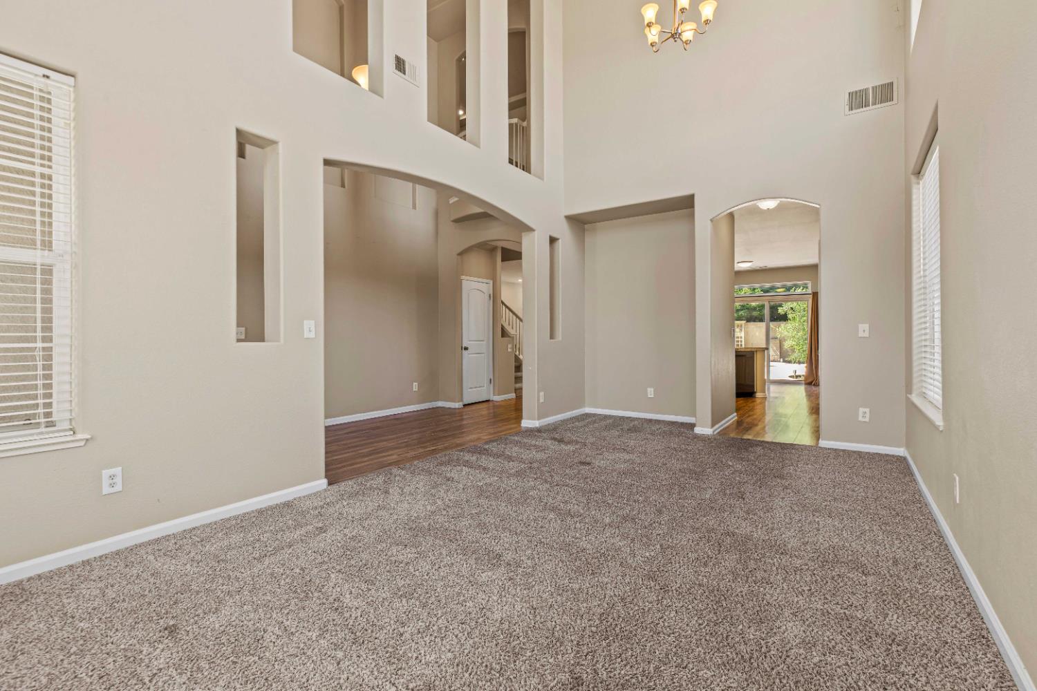 Detail Gallery Image 7 of 64 For 3913 Misty Ln, Modesto,  CA 95355 - 4 Beds | 3 Baths