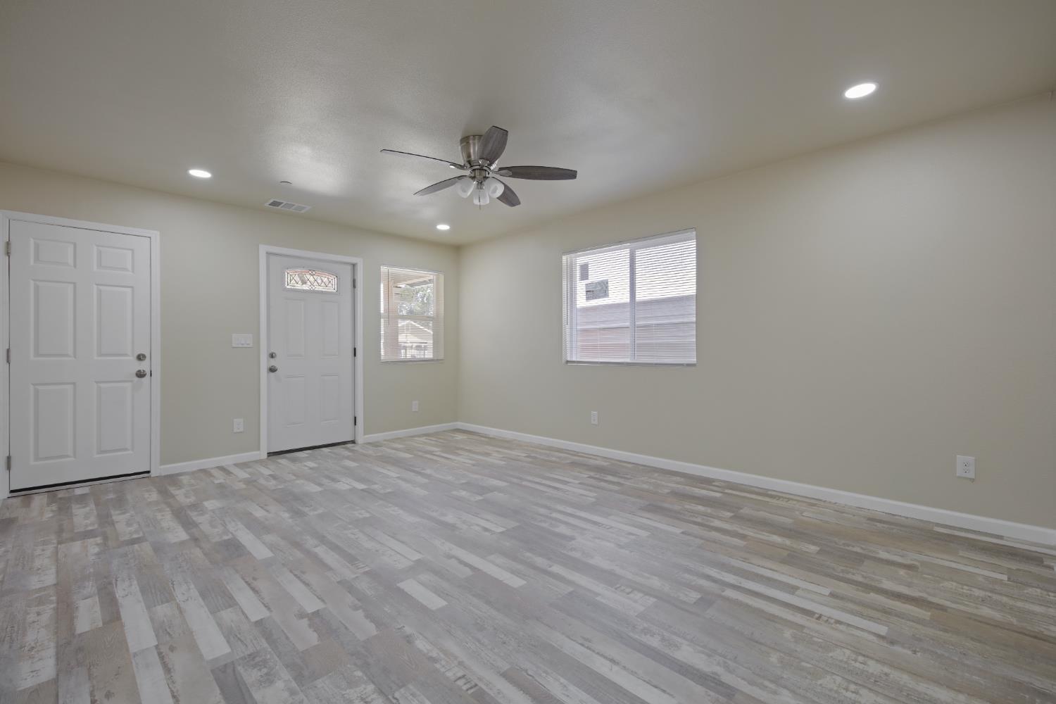 Detail Gallery Image 19 of 46 For 2432 E Willow St a & B,  Stockton,  CA 95205 - 4 Beds | 2 Baths