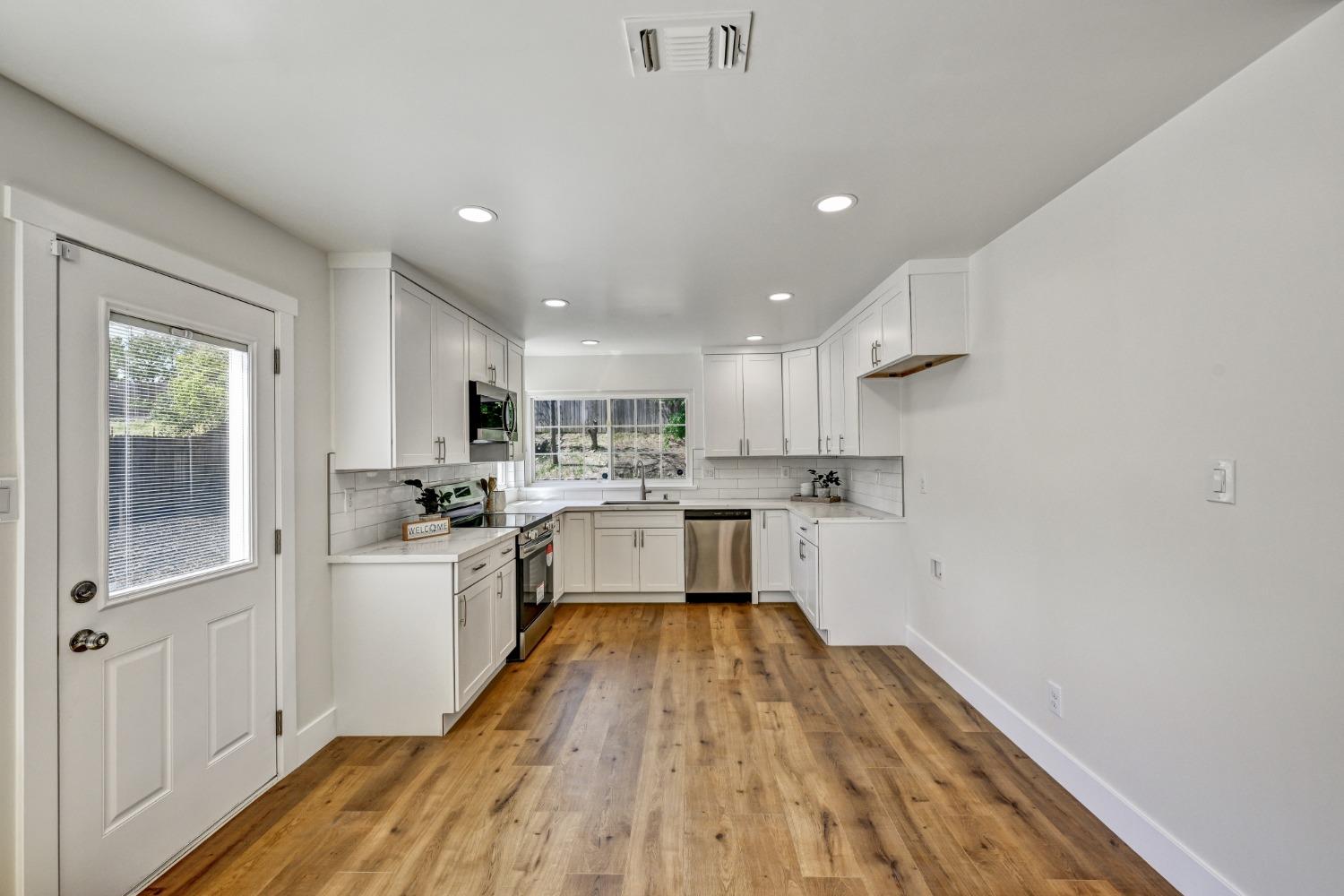 Detail Gallery Image 13 of 34 For 6300 Tanbark Ct, Citrus Heights,  CA 95621 - 3 Beds | 2 Baths