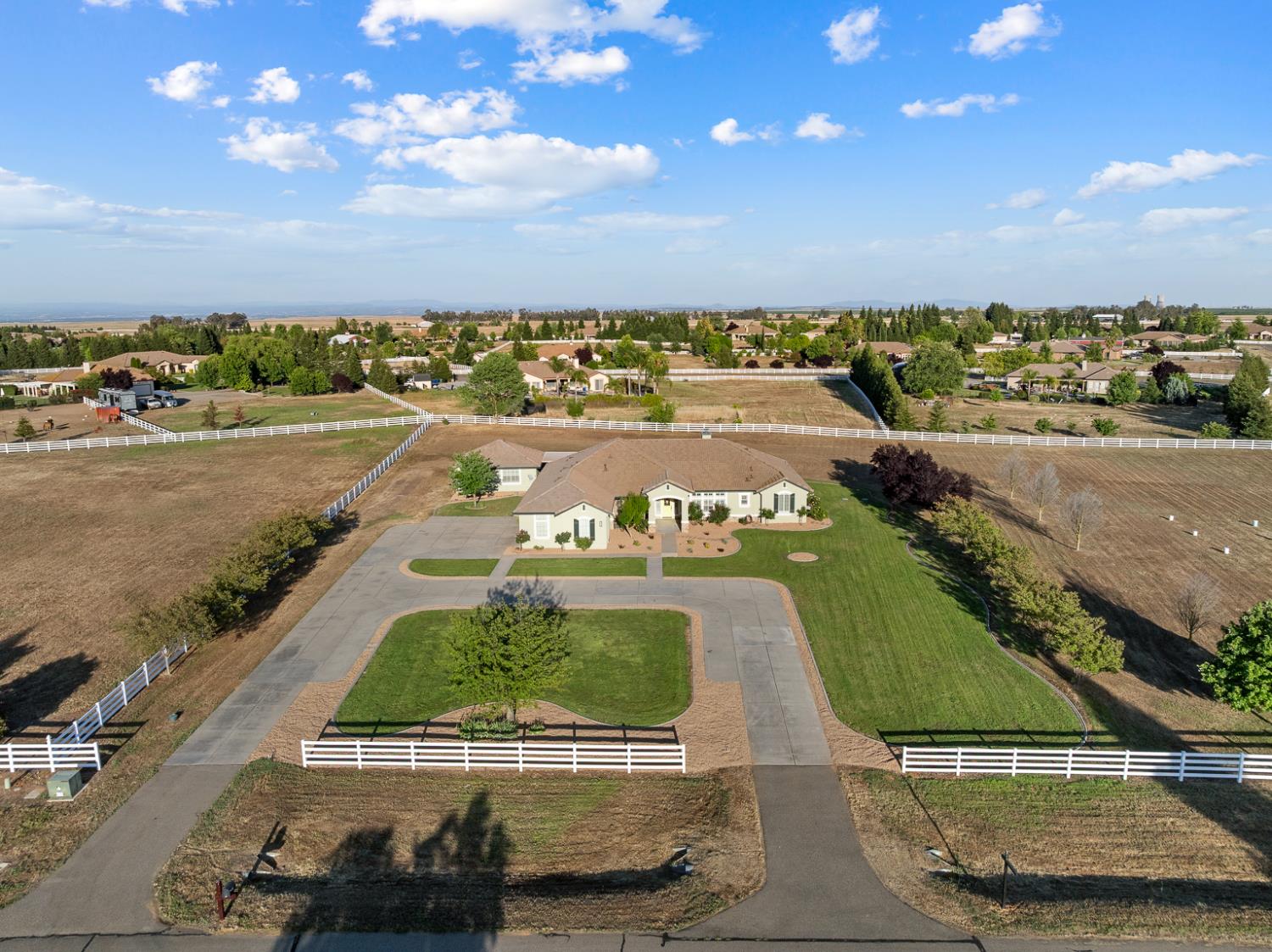 Detail Gallery Image 75 of 90 For 9461 Crossrail Dr, Wilton,  CA 95693 - 5 Beds | 3 Baths