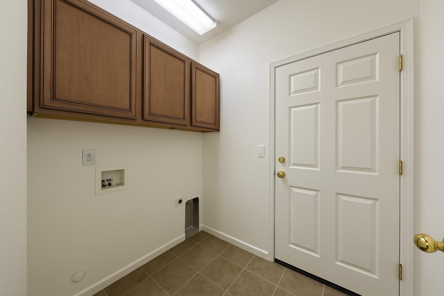Detail Gallery Image 16 of 24 For 5666 La Casa Way, Sacramento,  CA 95835 - 3 Beds | 2 Baths