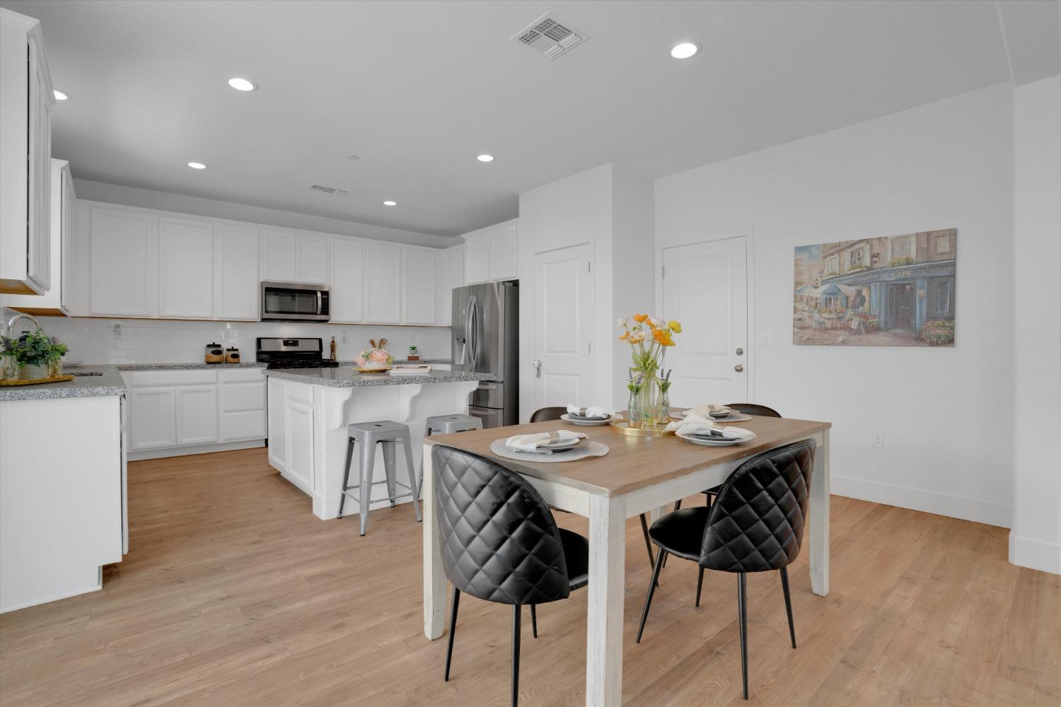 Detail Gallery Image 14 of 48 For 1693 S Macias Pl, Mountain House,  CA 95391 - 4 Beds | 3 Baths