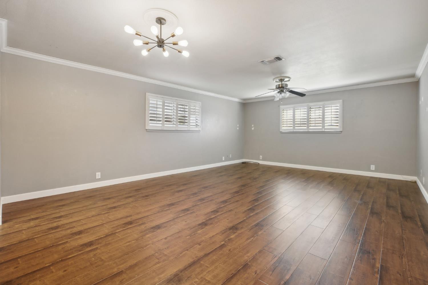 Detail Gallery Image 13 of 31 For 2408 El Lujo Way, Rancho Cordova,  CA 95670 - 3 Beds | 2 Baths