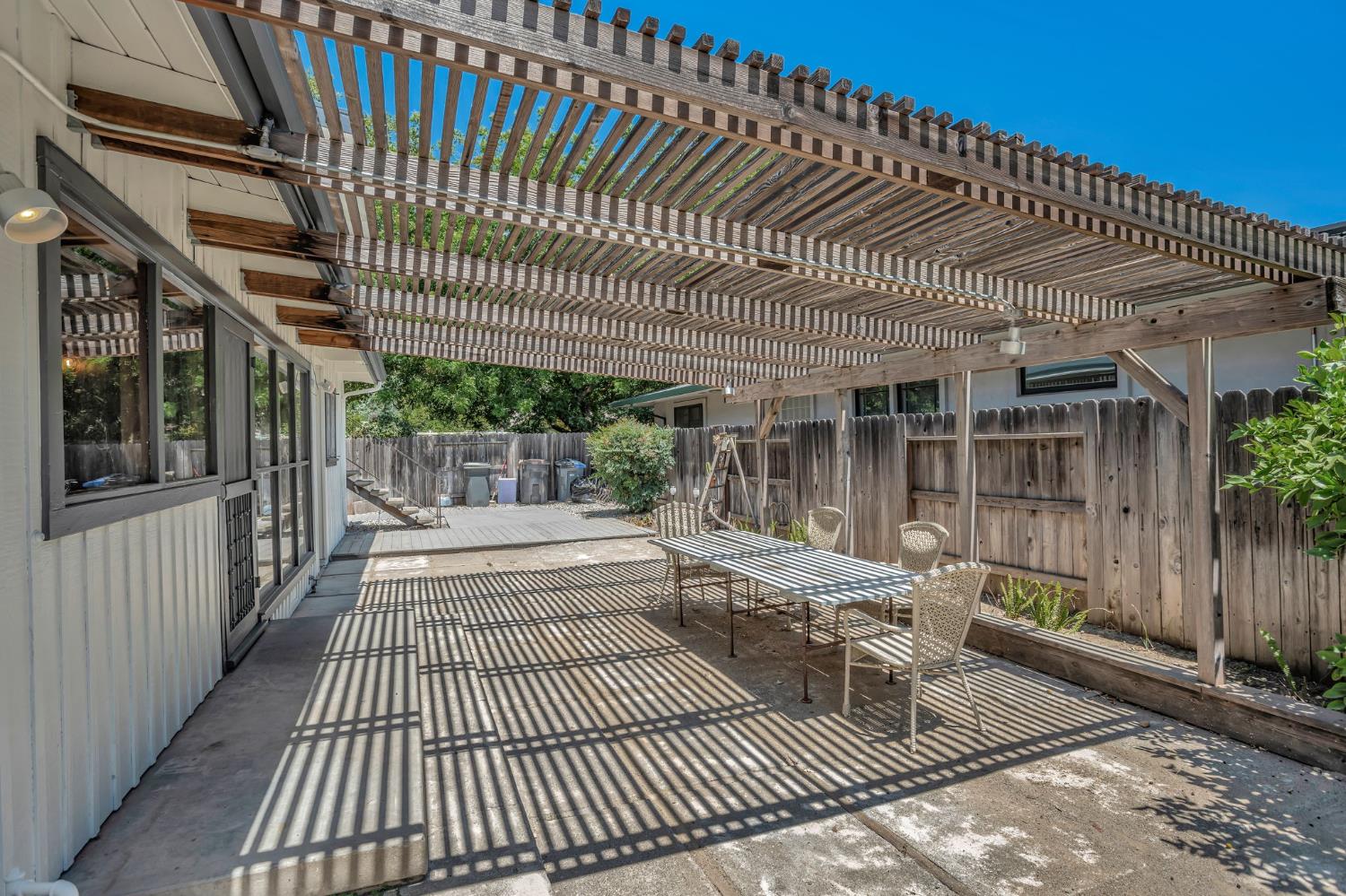 Detail Gallery Image 28 of 28 For 916 B St, Davis,  CA 95616 - 3 Beds | 3 Baths